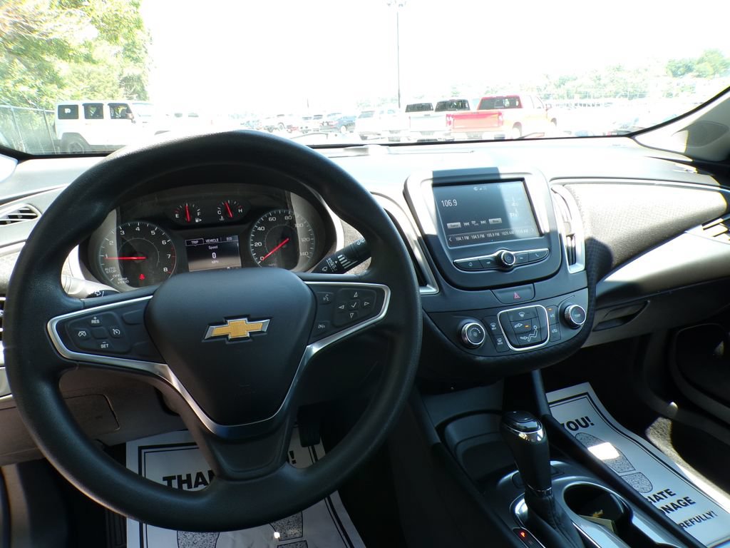 Used 2018 Chevrolet Malibu LS FWD image 10
