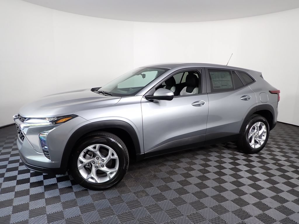 New 2026 Chevrolet Trax LS w/ LS Convenience Package FWD image 9