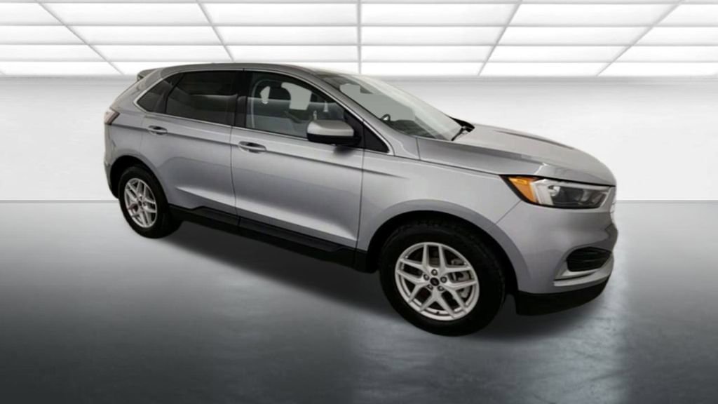 Used 2022 Ford Edge SEL AWD/4WD image 9