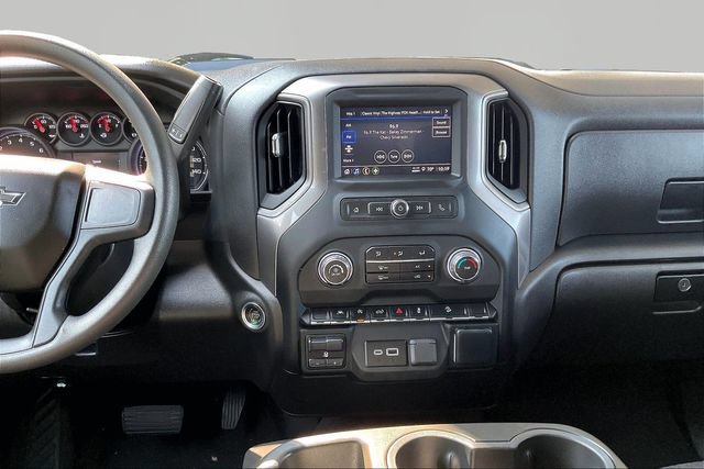 Used 2023 Chevrolet Silverado 1500 Custom Trail Boss w/ LPO, Dark Essentials Package AWD/4WD image 9