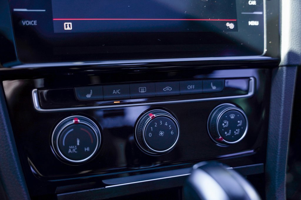 Used 2020 Volkswagen GTI SE image 21