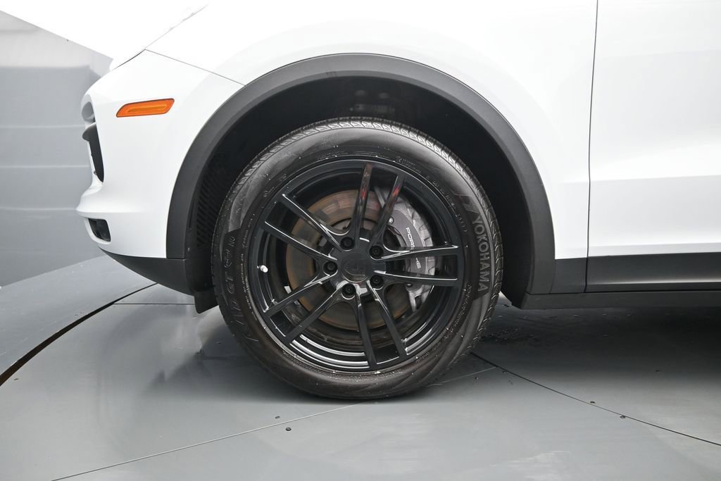 Certified 2023 Porsche Cayenne AWD/4WD image 9