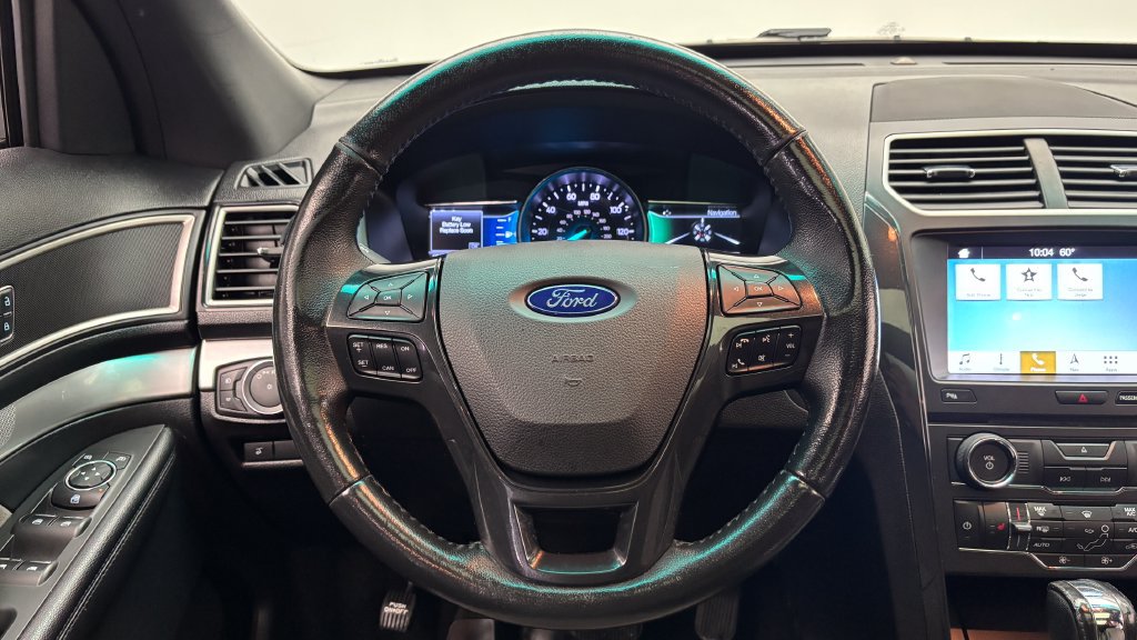 Used 2017 Ford Explorer XLT w/ Equipment Group 202A AWD/4WD image 29