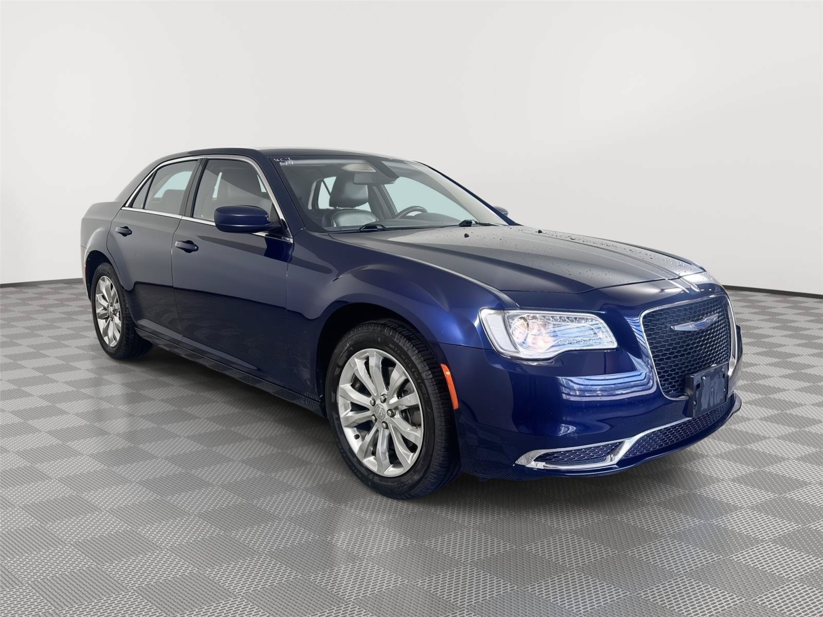 Used 2017 Chrysler 300 Limited AWD/4WD image 1
