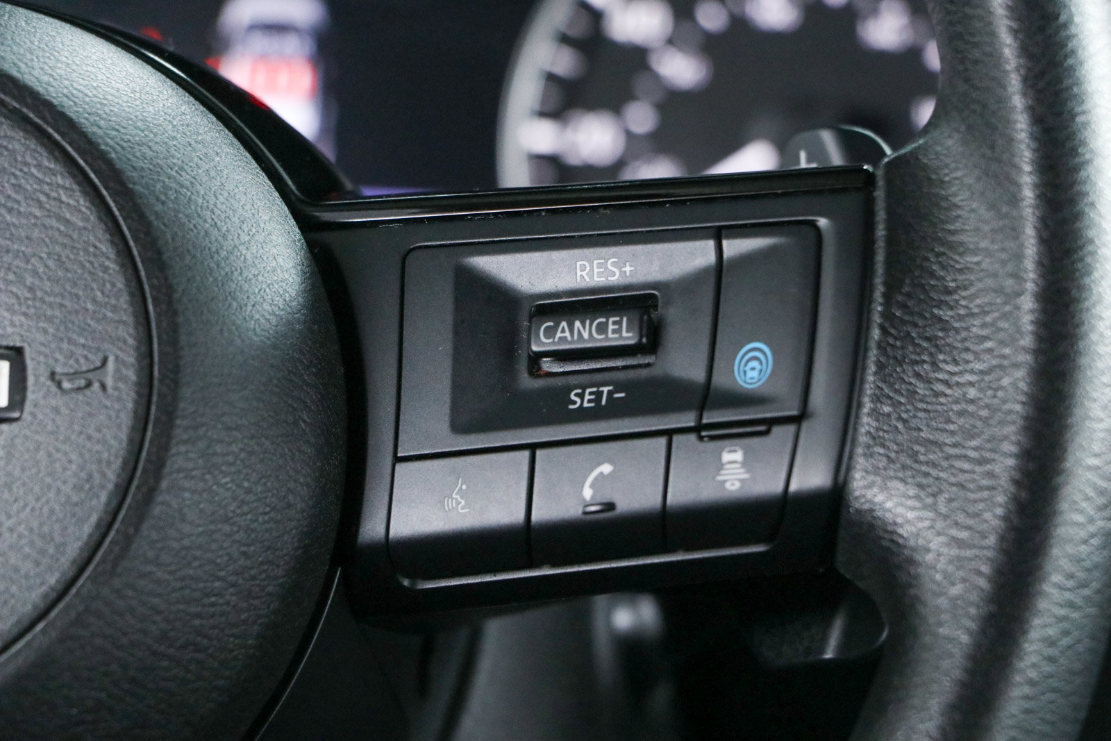 Used 2023 Nissan Rogue SV AWD/4WD image 14