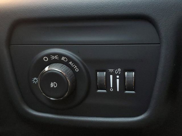 New 2026 Jeep Grand Cherokee Summit image 35