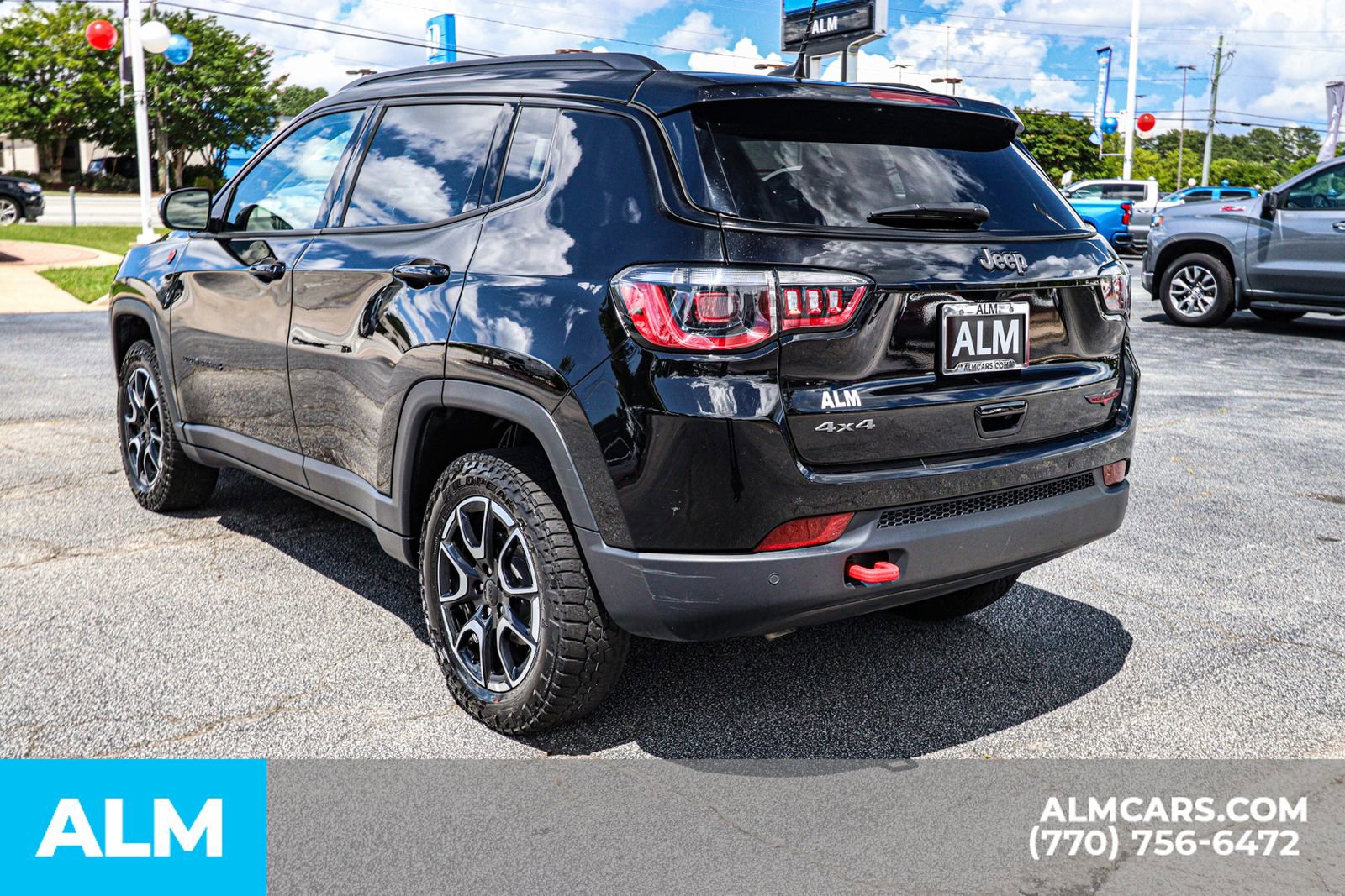 Used 2024 Jeep Compass Trailhawk image 8