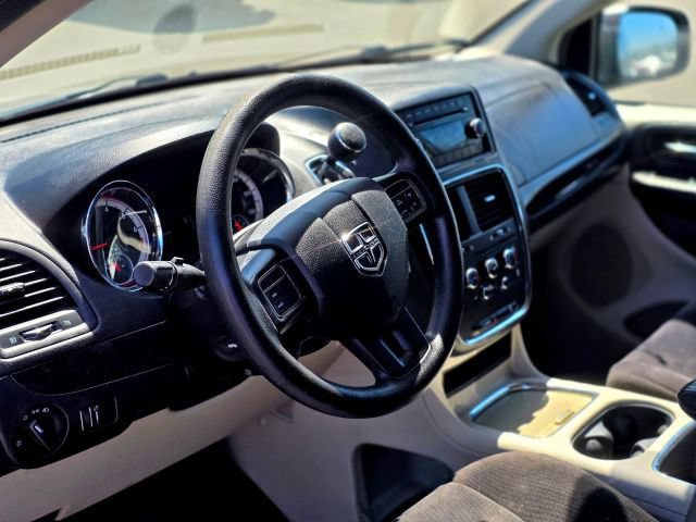 Used 2013 Dodge Grand Caravan SXT FWD image 14
