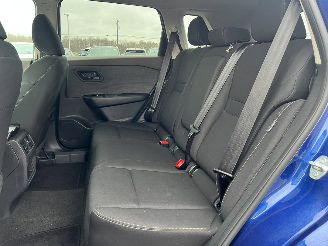 Used 2023 Nissan Rogue S image 26