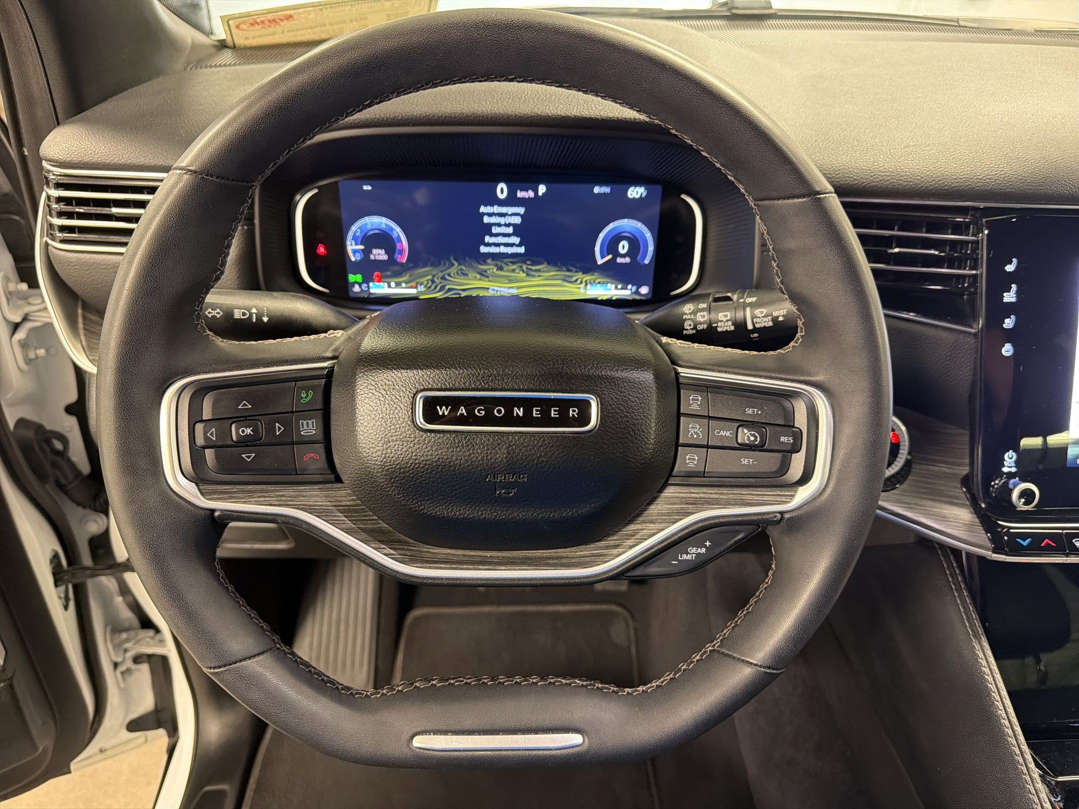 Used 2024 Jeep Wagoneer L Series II w/ Flexible Seating Group image 15