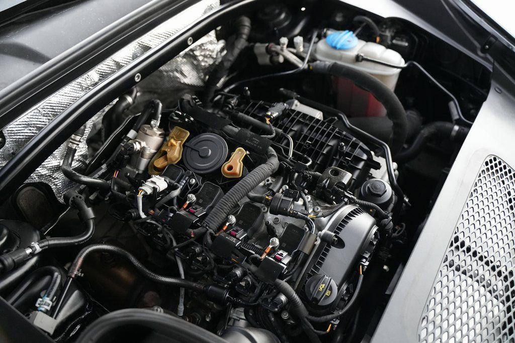 Used 2017 Porsche Macan w/ Driver Memory Package image 74