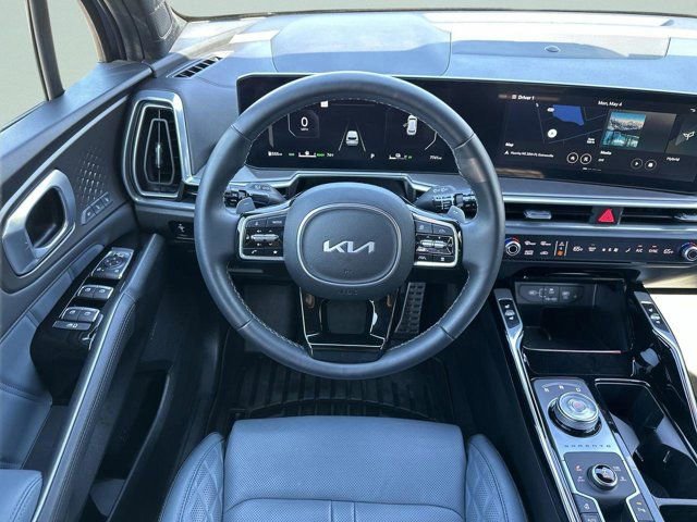 Used 2025 Kia Sorento SX Prestige AWD/4WD image 12