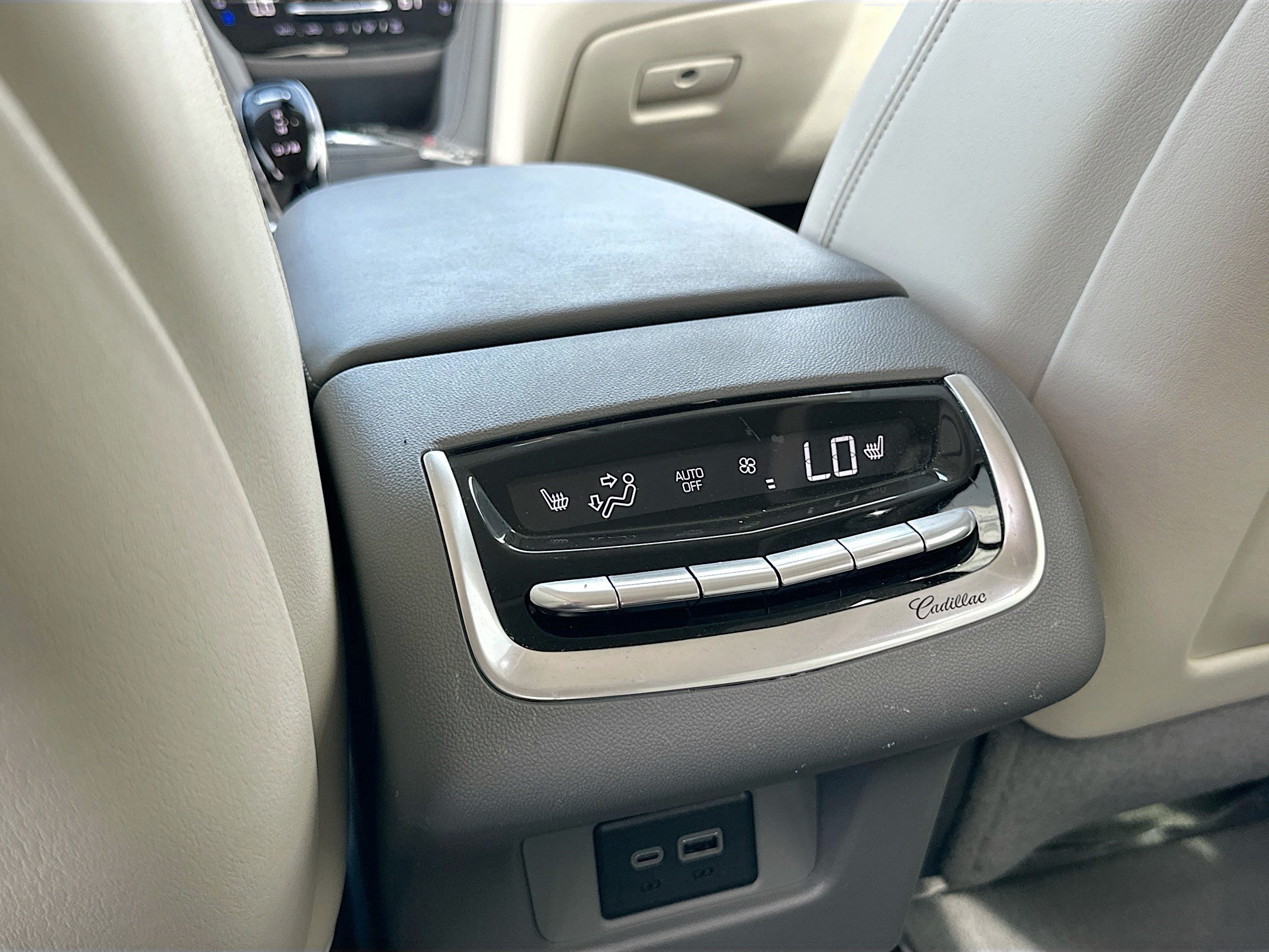 Used 2023 Cadillac XT6 Premium Luxury FWD image 25