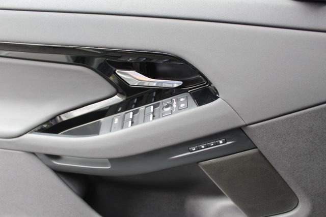 Used 2025 Land Rover Range Rover Evoque S image 21