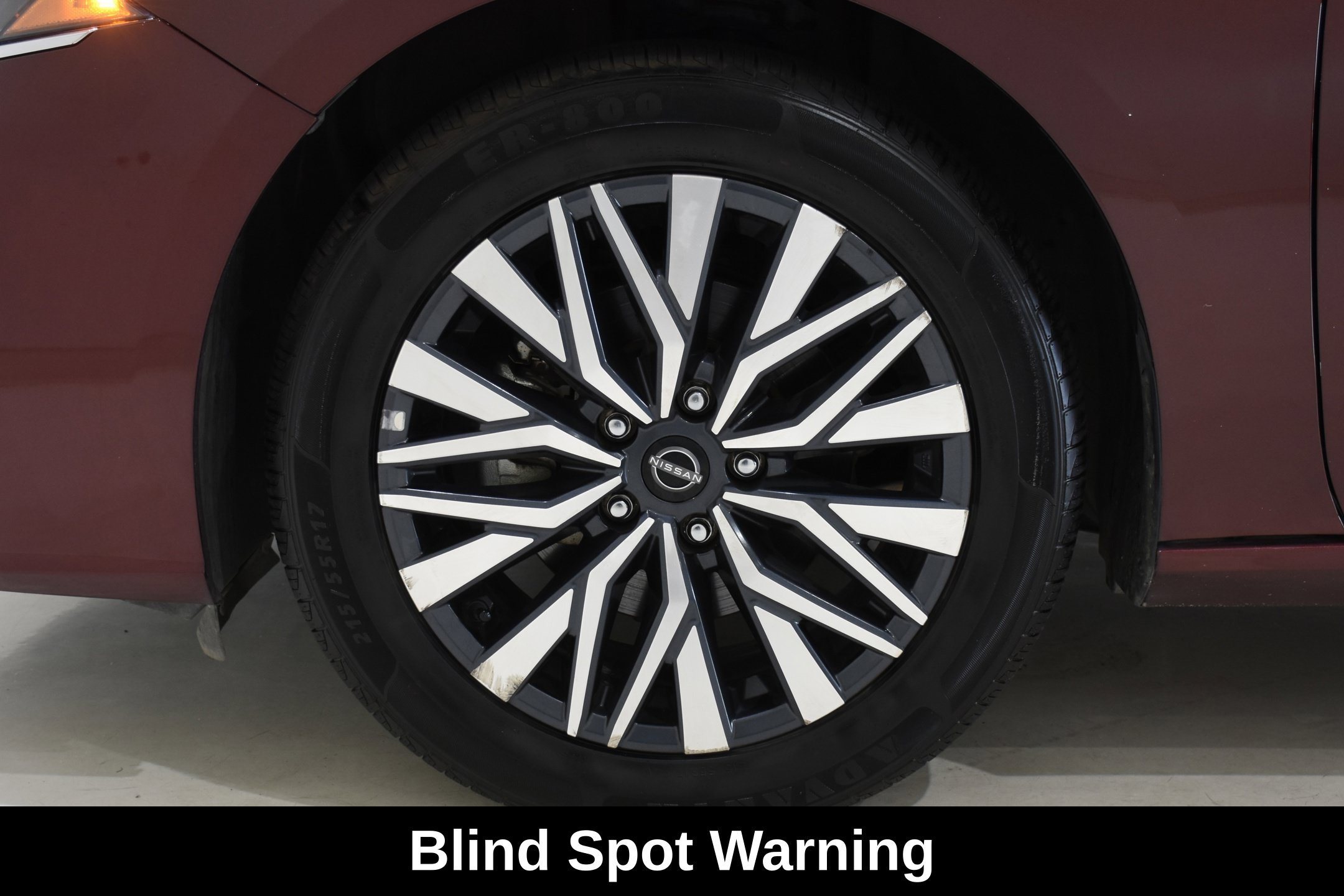 Used 2025 Nissan Altima 2.5 SV FWD image 8