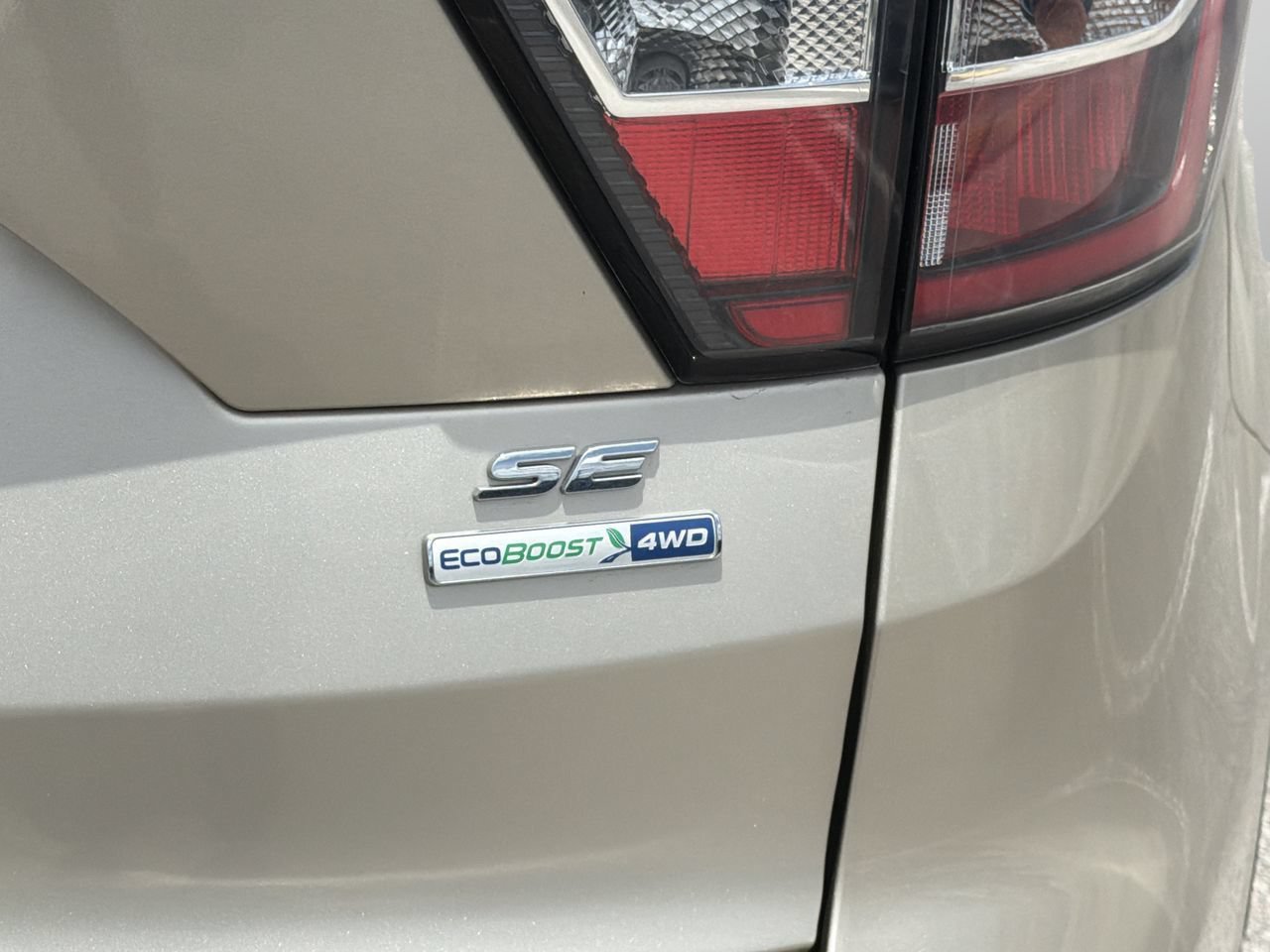 Used 2018 Ford Escape SE AWD/4WD image 9