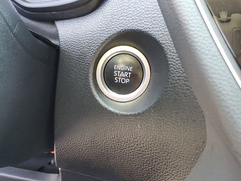 Used 2022 Toyota Corolla Cross LE AWD/4WD image 17