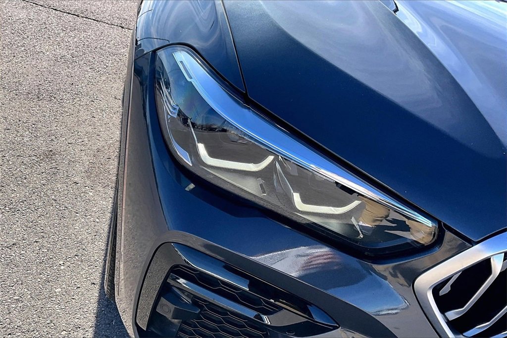 Used 2022 BMW X6 xDrive40i w/ M Sport Package image 29