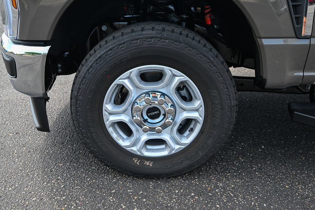 New 2026 Ford F350 XLT w/ XLT Premium Package AWD/4WD image 12