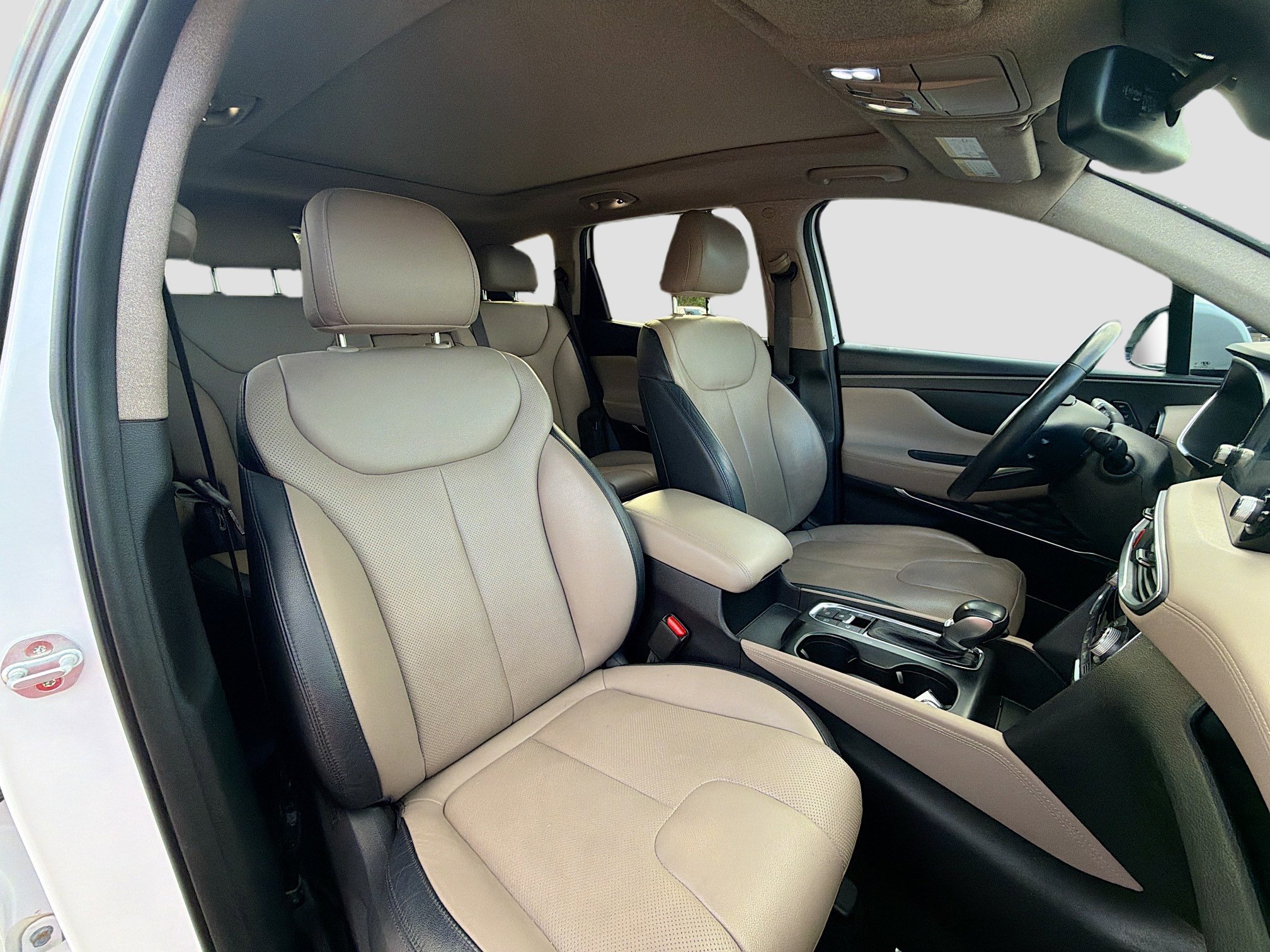 Used 2019 Hyundai Santa Fe FWD image 17