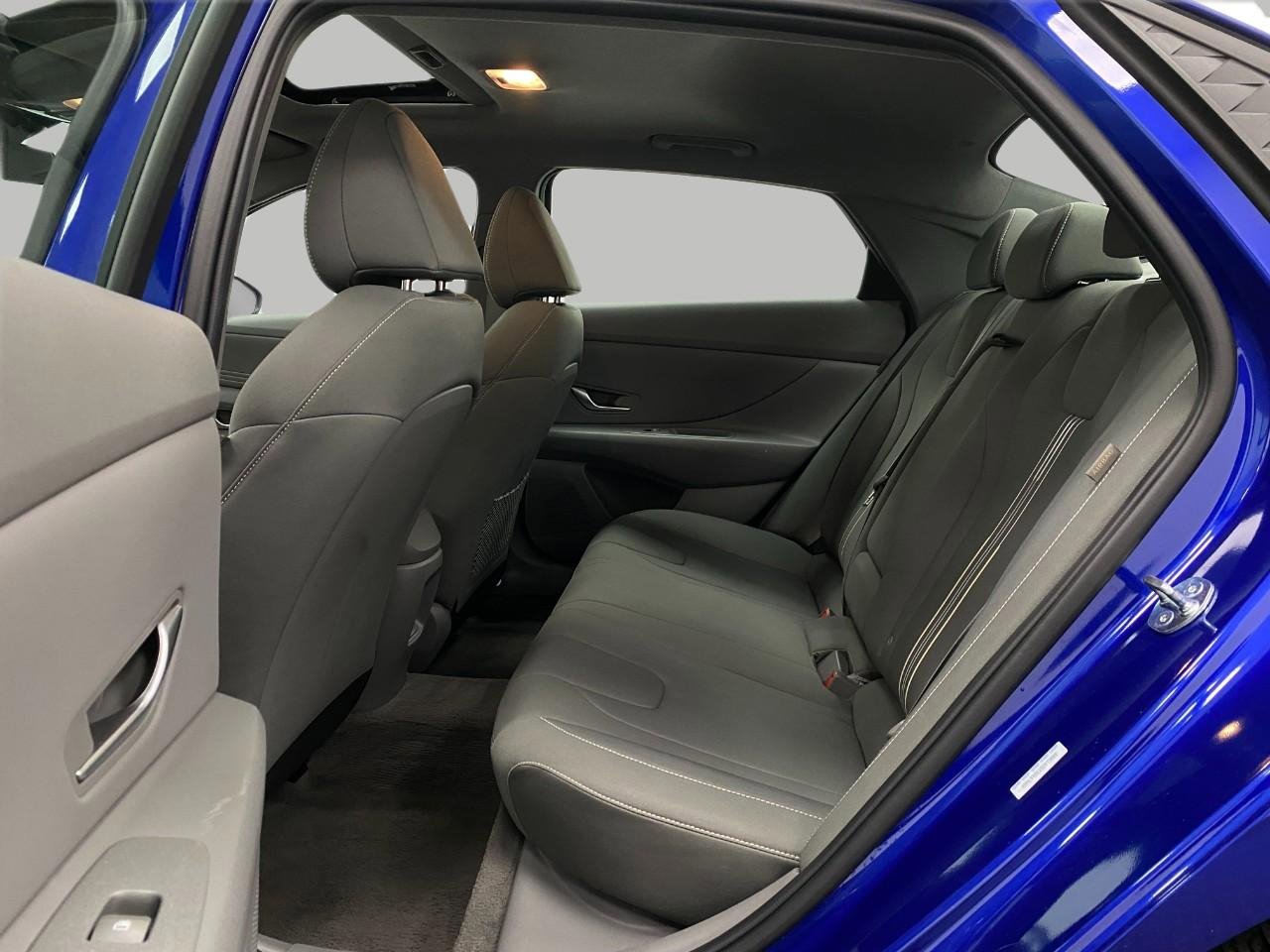 Certified 2025 Hyundai Elantra SEL FWD image 29