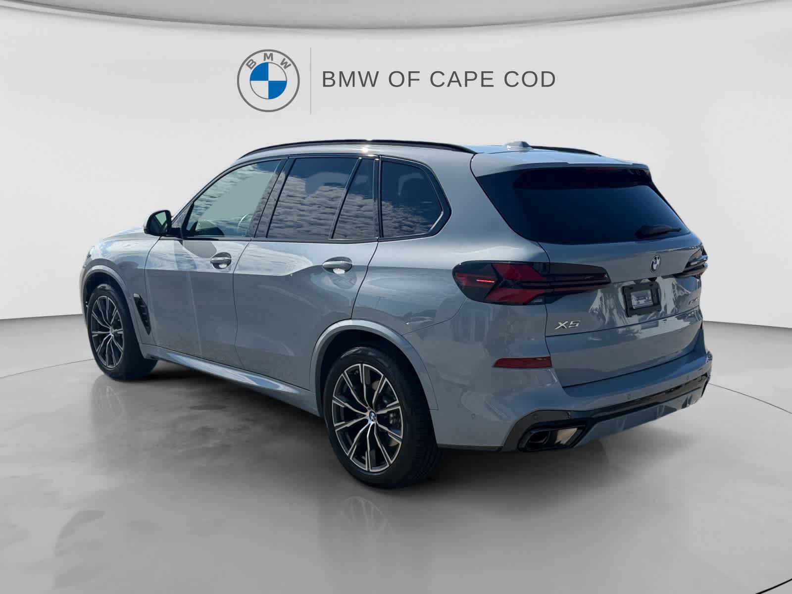 Used 2025 BMW X5 xDrive40i w/ M Sport Package AWD/4WD image 5
