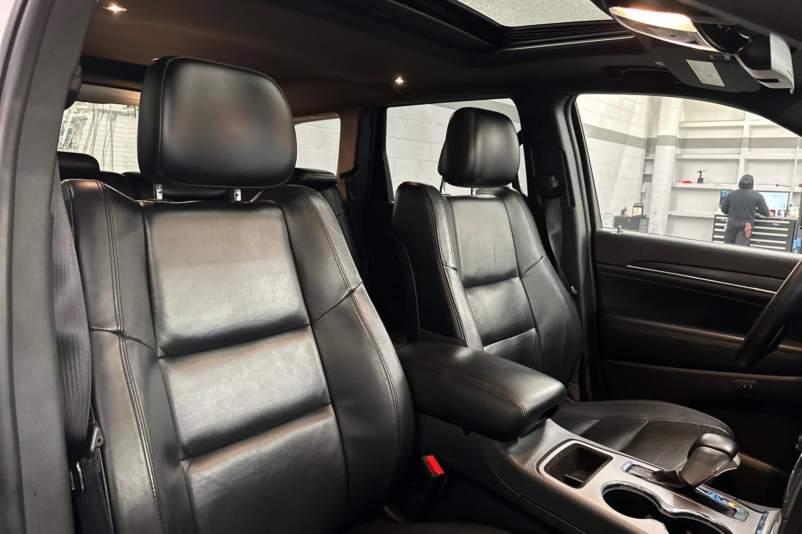 Used 2018 Jeep Grand Cherokee Limited image 30