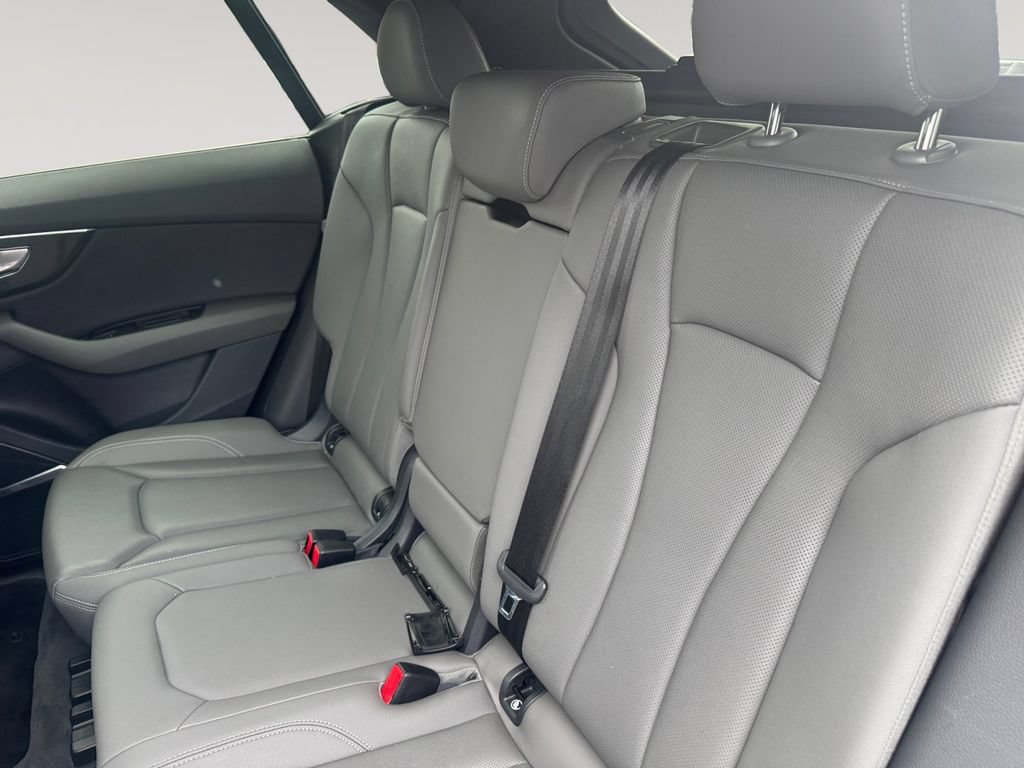 Used 2019 Audi Q8 Premium Plus w/ Premium Plus AWD/4WD image 13
