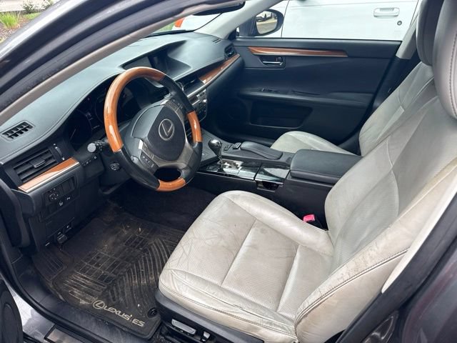 Used 2014 Lexus ES 300h w/ Luxury Package w/Bamboo Trim FWD image 8