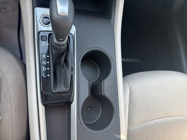 Used 2025 Nissan Altima 2.5 SV FWD image 23