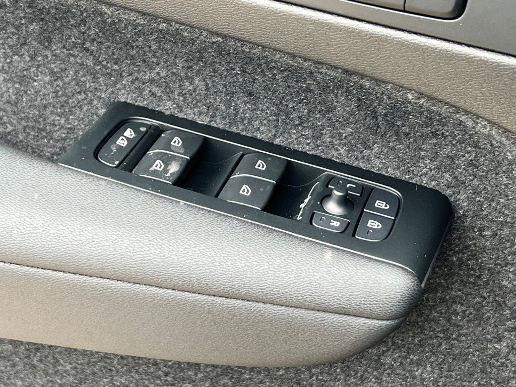 New 2026 Volvo XC40 B5 Ultra w/ Protection Package Premier image 31