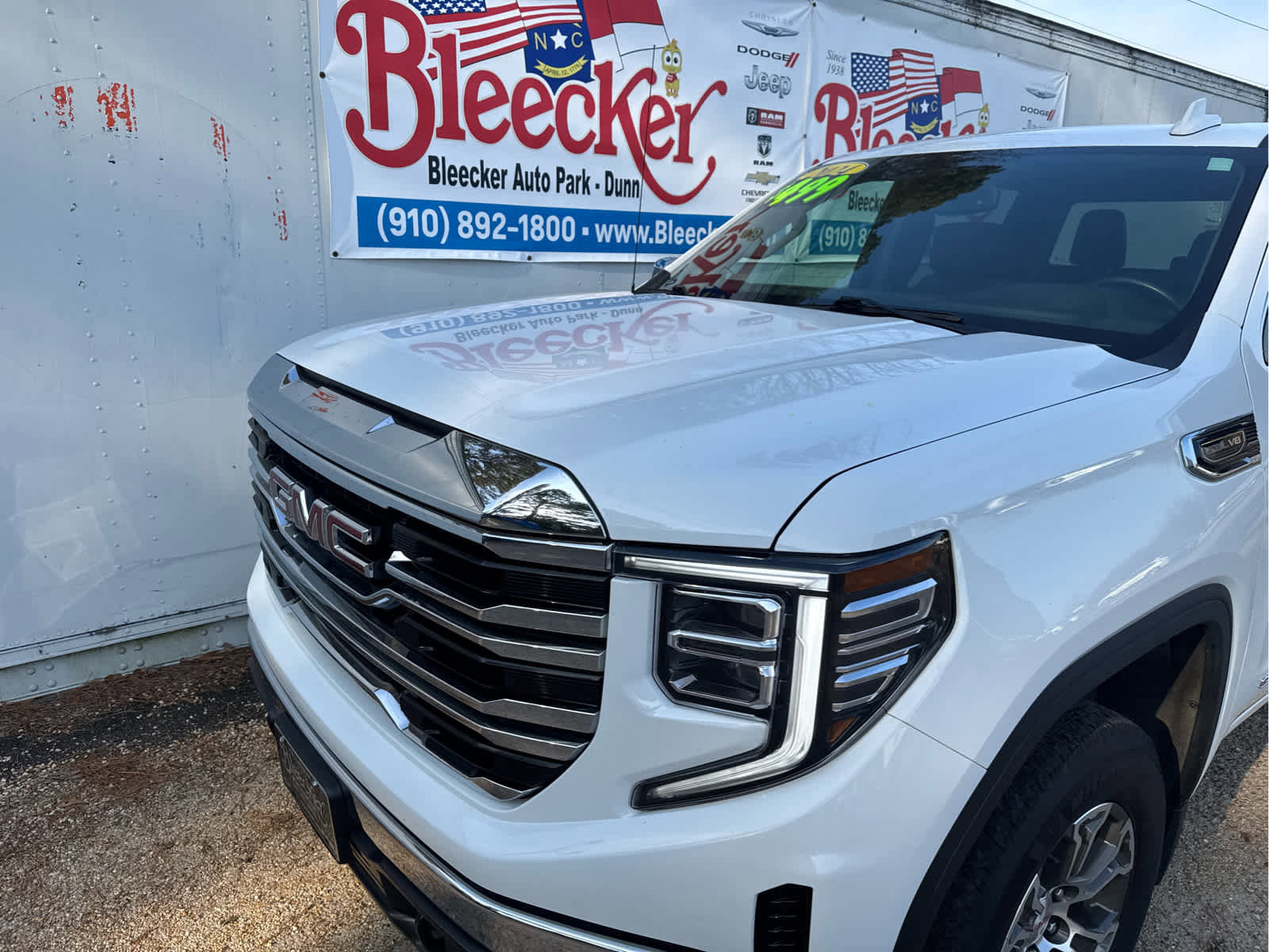 Used 2024 GMC Sierra 1500 SLT image 10