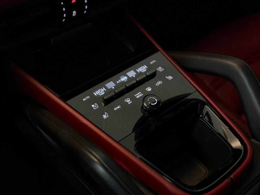 Used 2024 Porsche Cayenne Coupe image 18