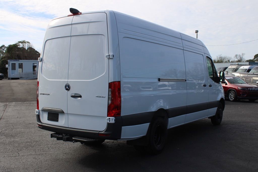 New 2025 Mercedes-Benz Sprinter 4500 image 9