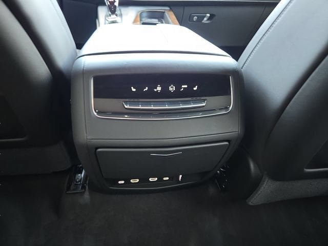 Used 2023 Cadillac Escalade Sport Platinum RWD image 11
