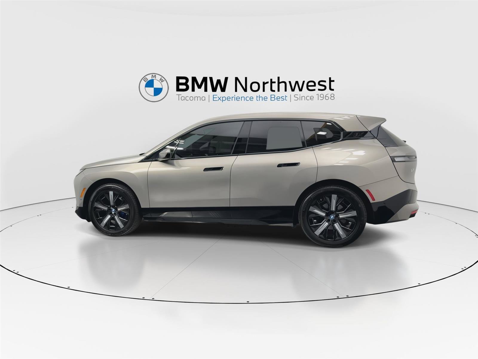Certified 2024 BMW iX xDrive50 w/ Premium Package AWD/4WD image 11