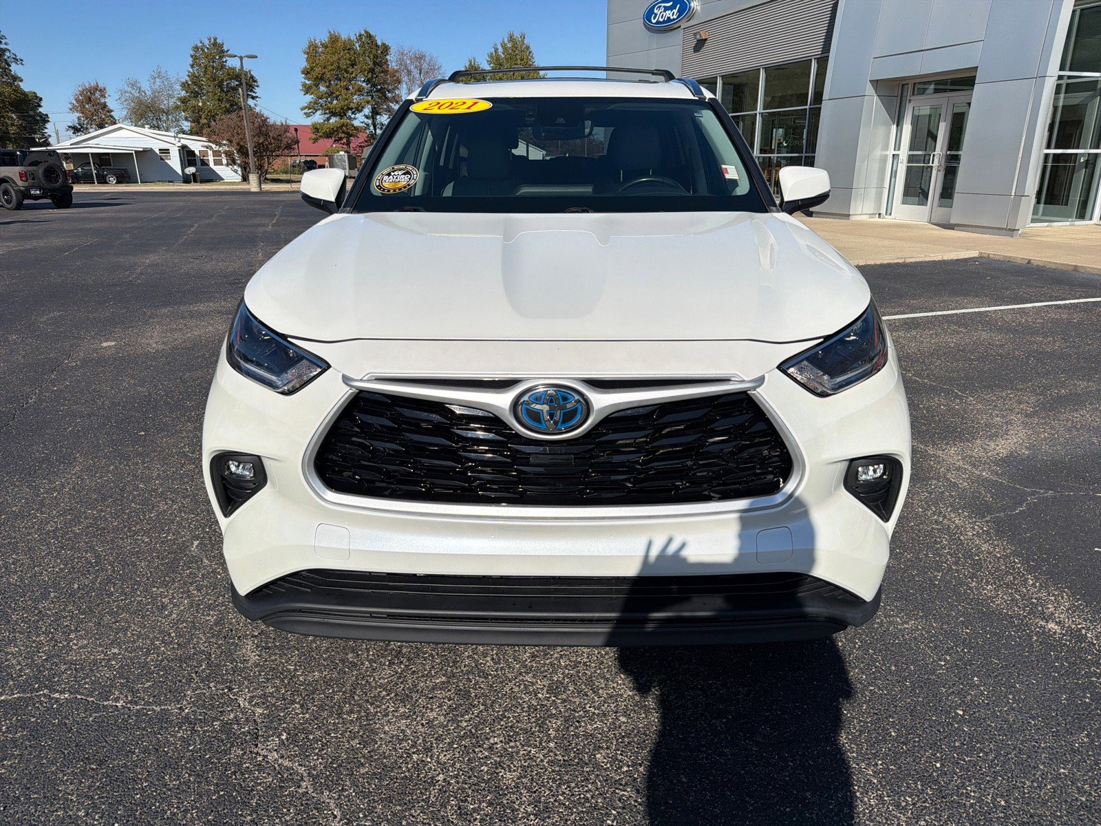 Used 2021 Toyota Highlander XLE image 3