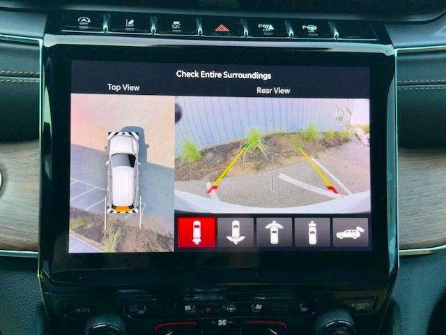 Used 2023 Jeep Grand Cherokee L Summit w/ Luxury Tech Group V AWD/4WD image 21