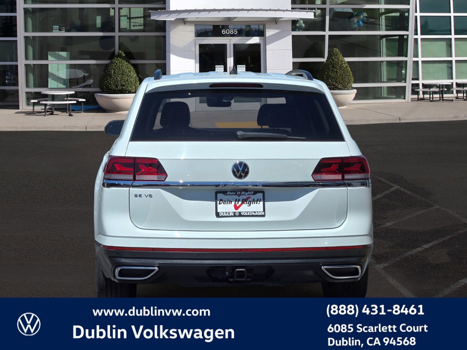 Used 2023 Volkswagen Atlas SE w/ Panoramic Sunroof Package FWD image 5