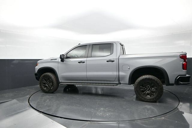 Used 2025 Chevrolet Silverado 1500 ZR2 w/ Dark Appearance Package AWD/4WD image 2
