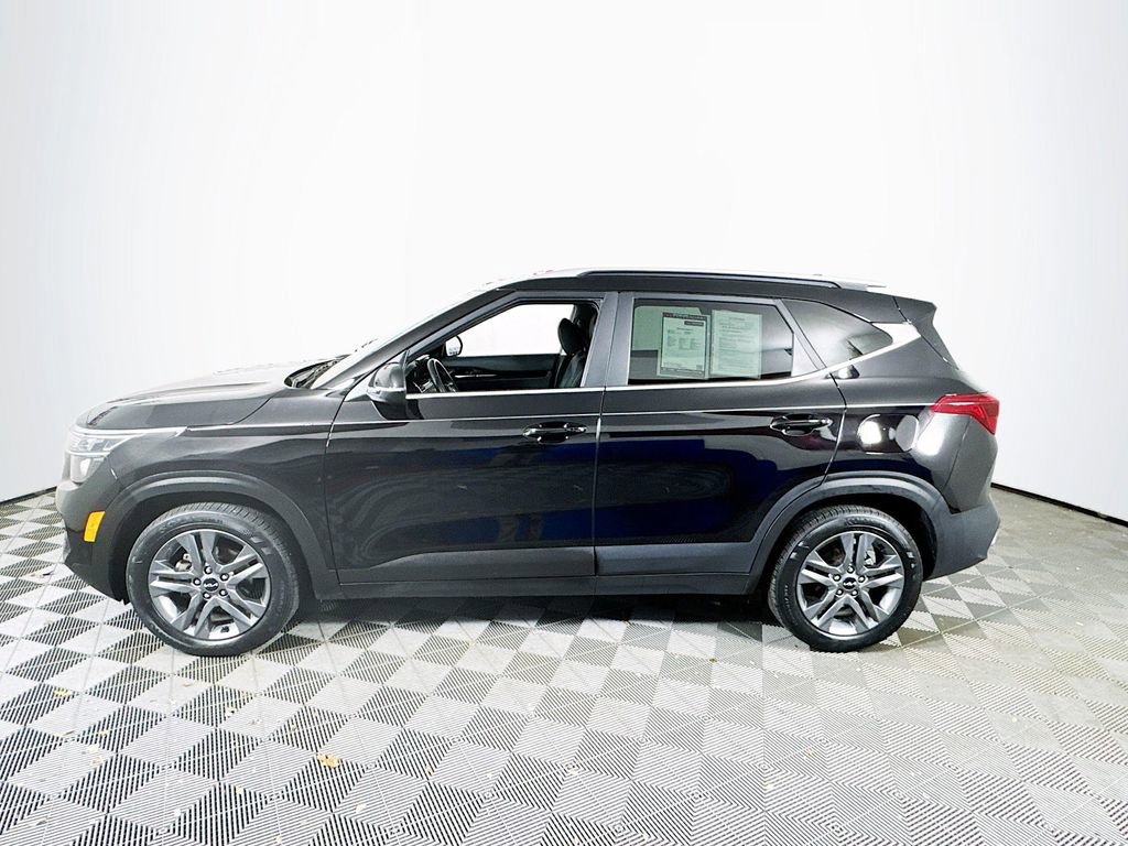 Used 2023 Kia Seltos S w/ Navigation Package image 4