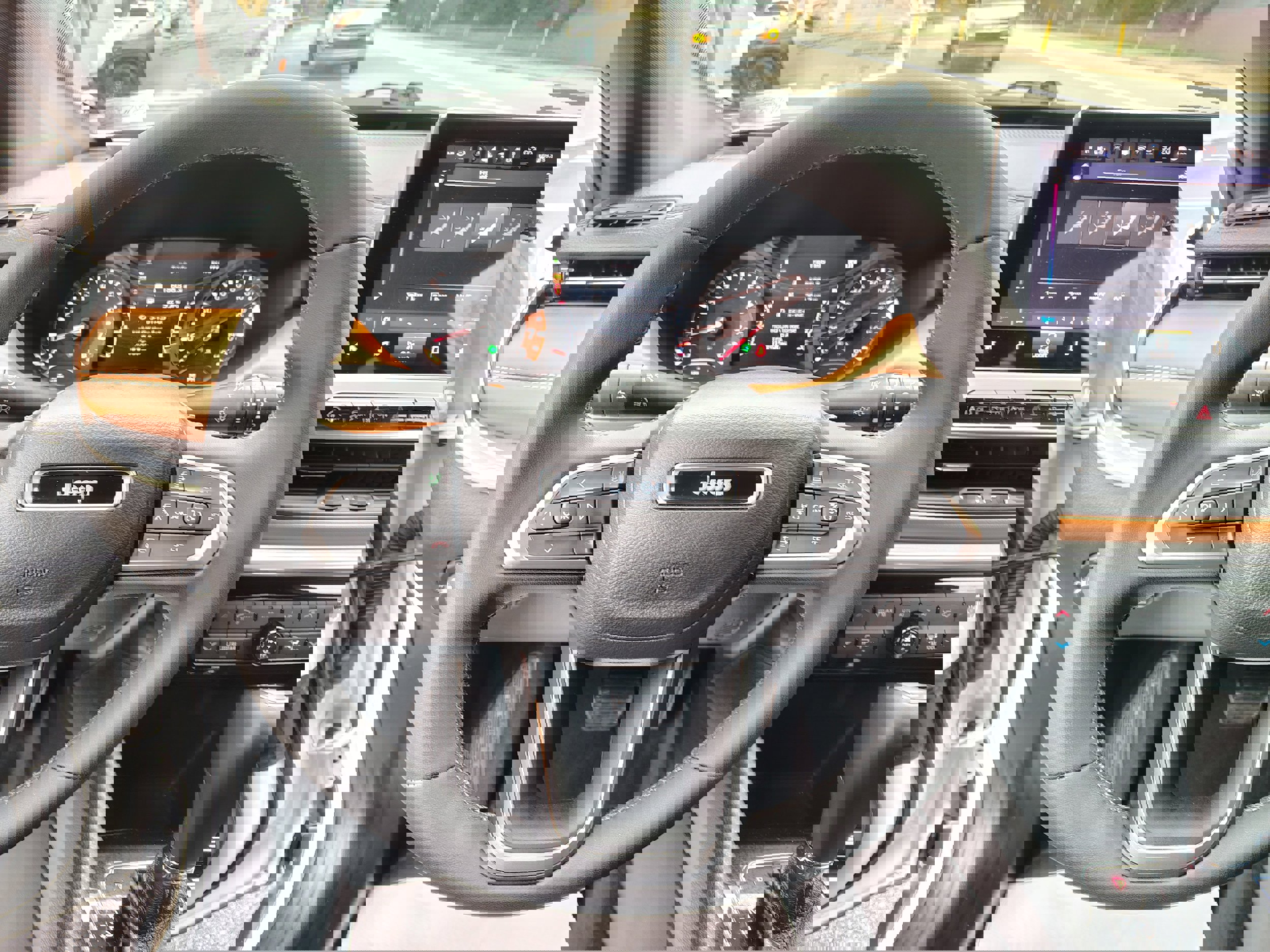 Certified 2024 Jeep Compass Limited image 29