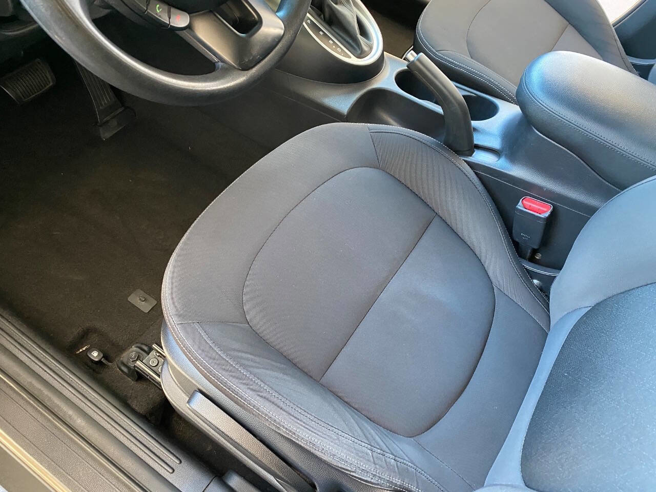 Used 2015 Kia Soul Base 4dr Crossover 6A FWD image 25