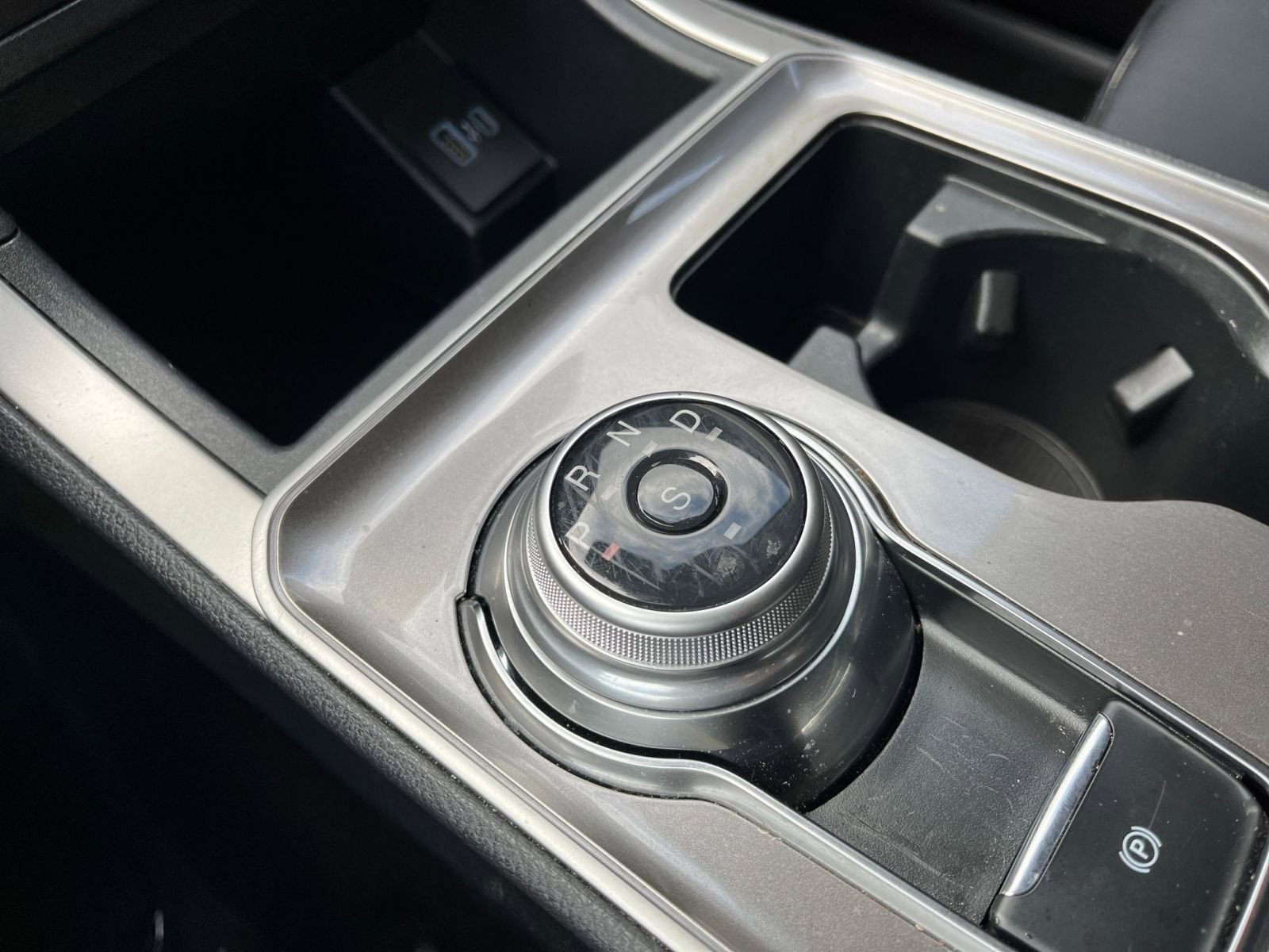 Used 2024 Ford Edge SEL image 41