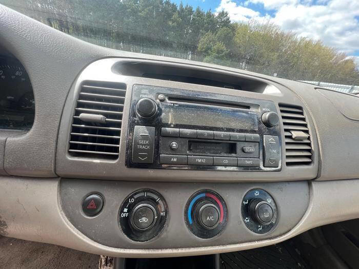 Used 2004 Toyota Camry FWD image 31