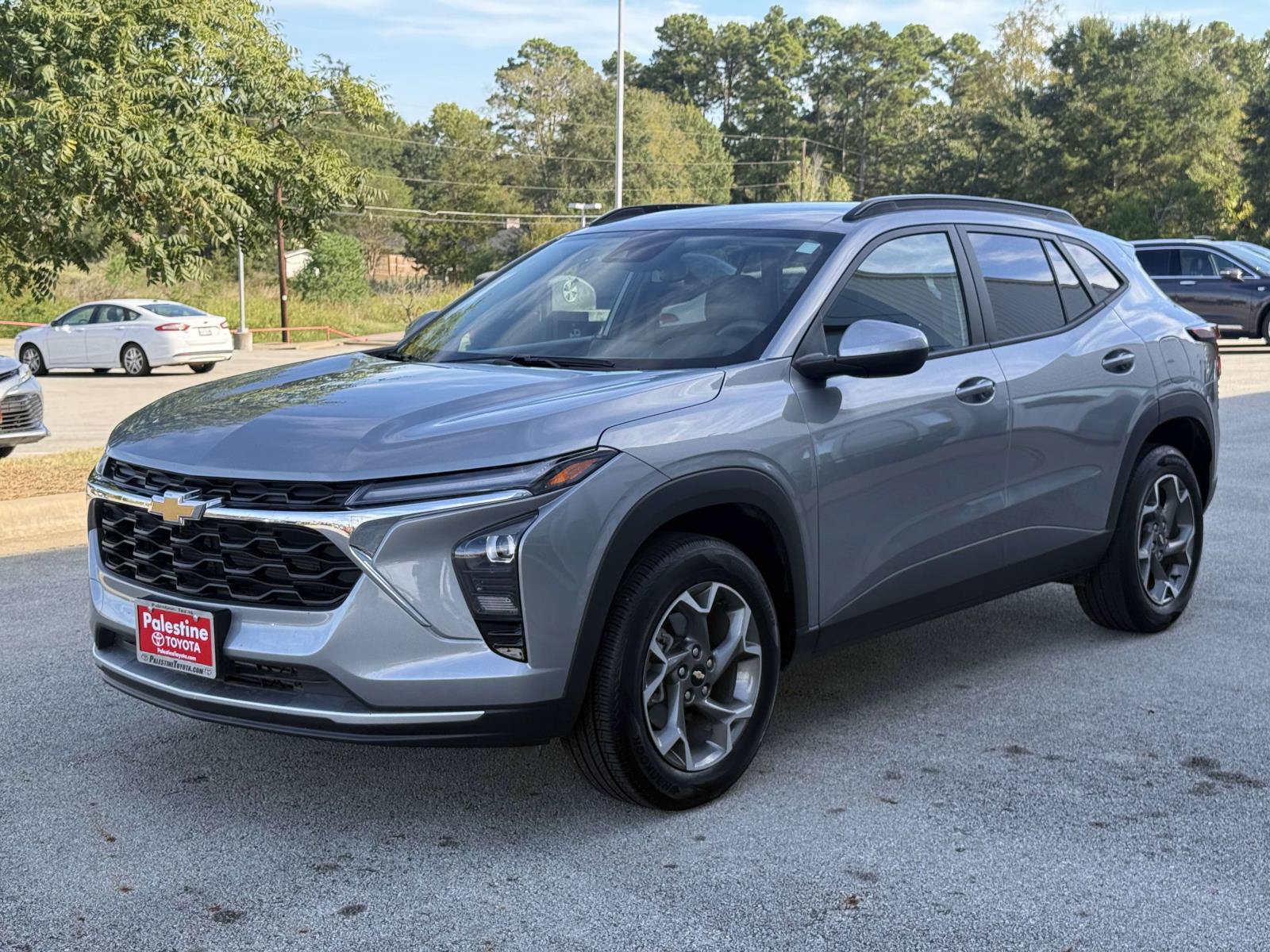 Used 2026 Chevrolet Trax LT FWD image 4