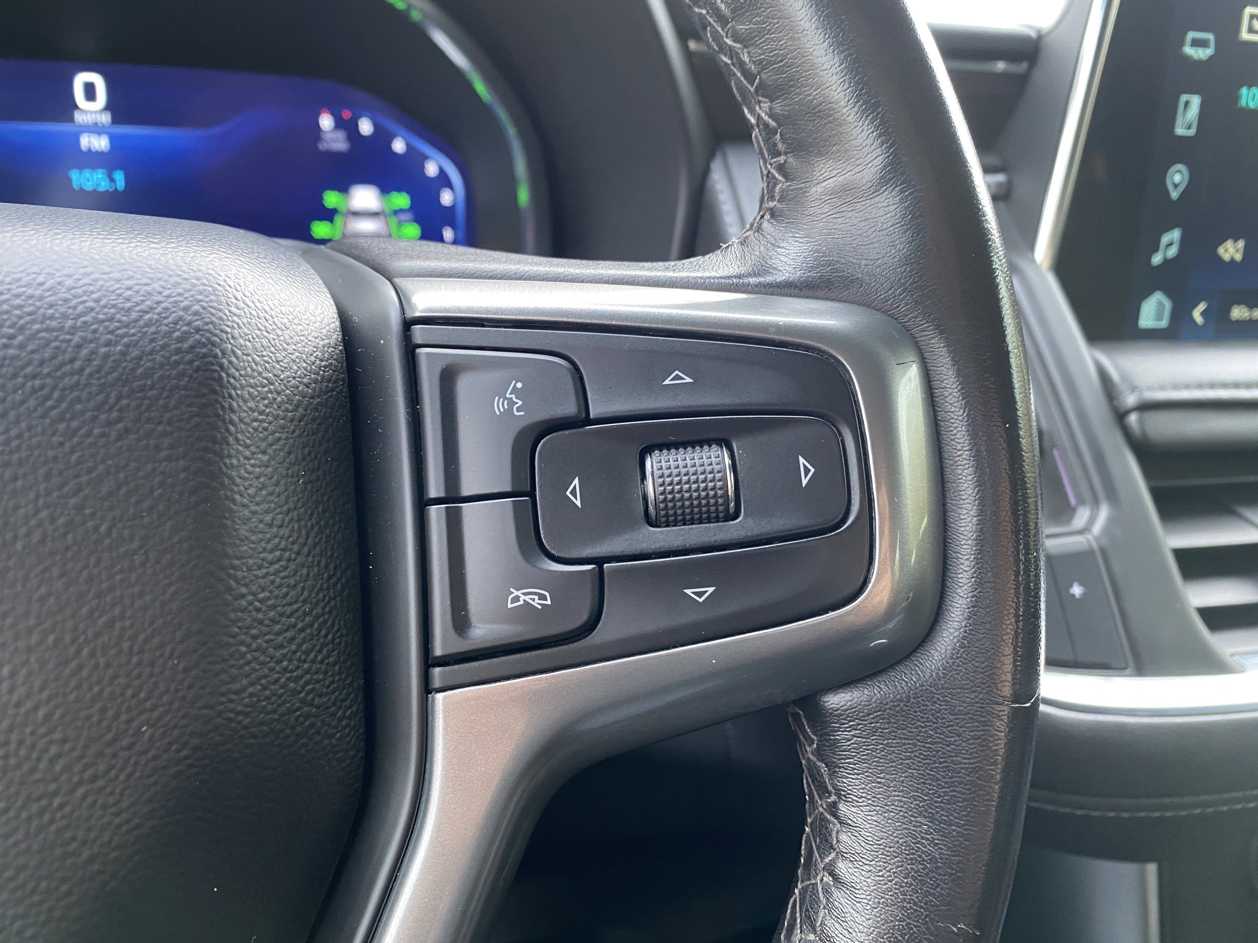 Used 2023 Chevrolet Suburban Z71 image 21