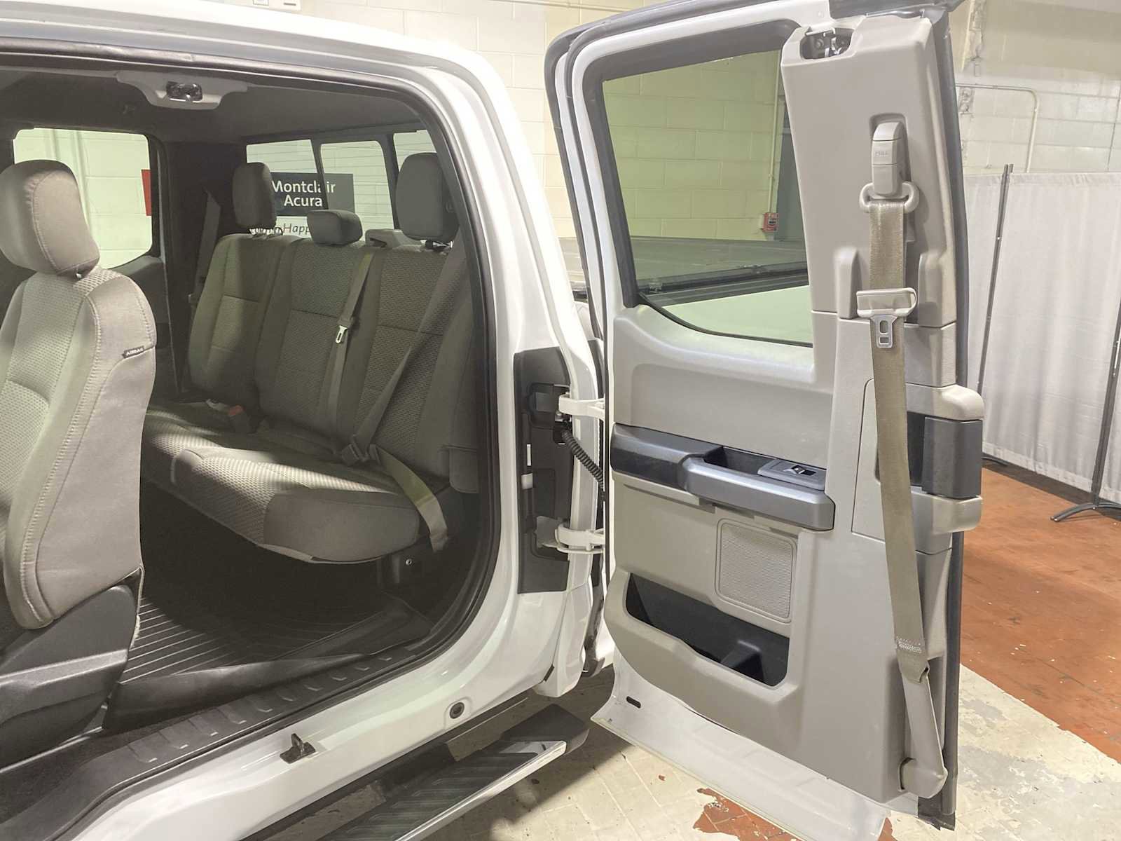 Used 2015 Ford F150 XLT w/ Equipment Group 302A Luxury image 25