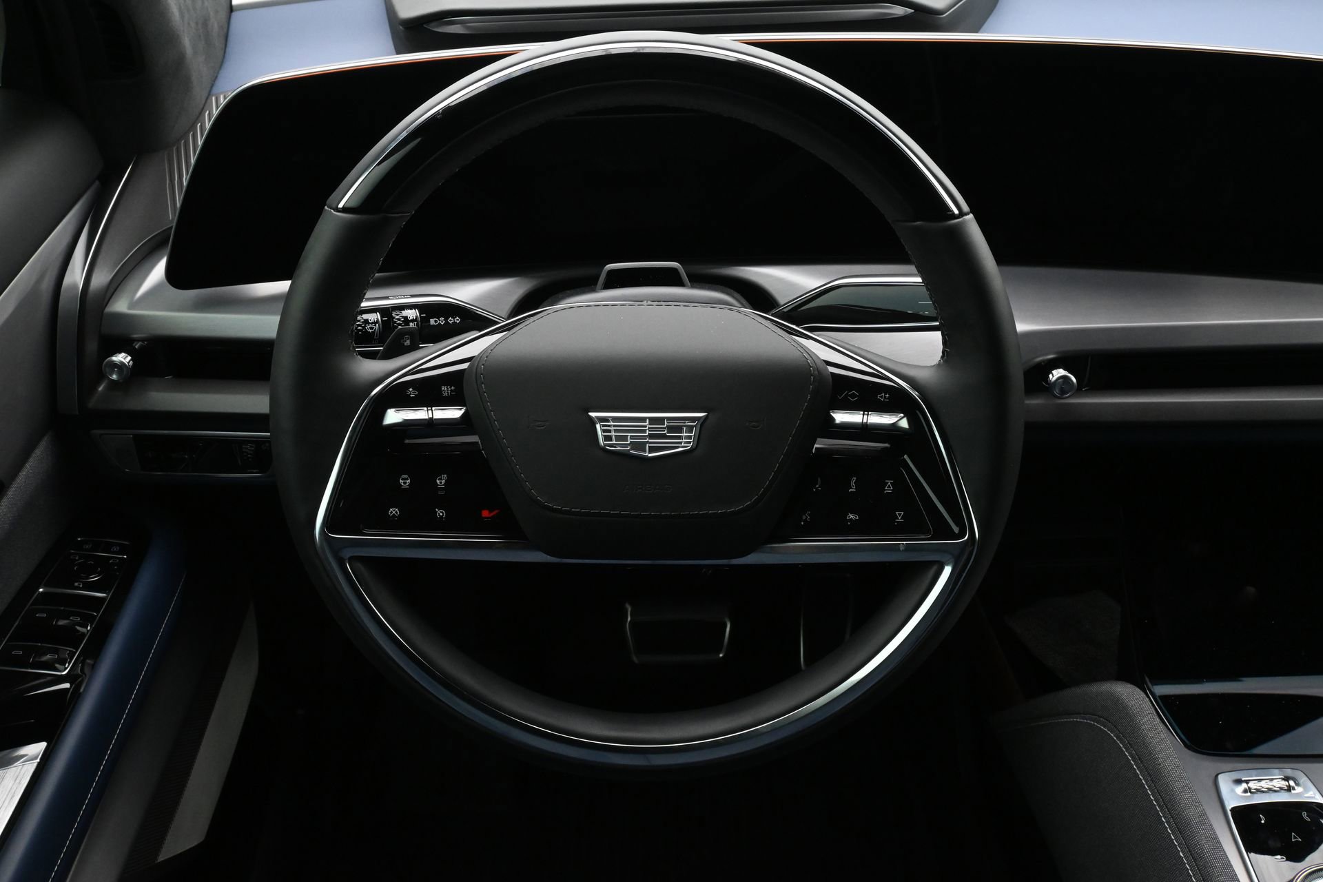 Used 2026 Cadillac Vistiq Premium Luxury w/ LPO, Floor Liner Package AWD/4WD image 10