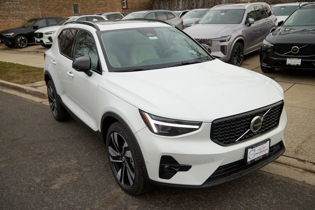 New 2026 Volvo XC40 B5 Plus w/ Protection Package Premier image 4